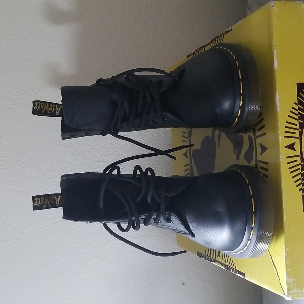 Dr Martens Boots - Picture 1 of 4
